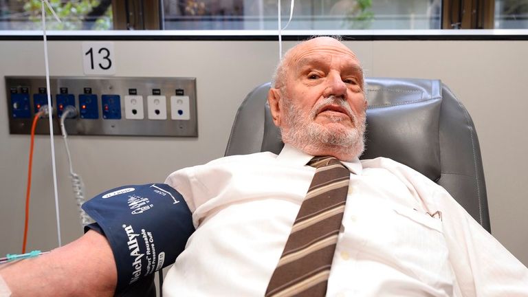 FILED - 11 May 2018, Australia, Sydney: James Harrison donating blood at the service center of the Red Cross. 63 years after his first donation, Harrison is holding out his arm for the last time. According to calculations of the Red Cross, Harrison has helped more than two million mothers prevent miscarriages and bring their babies to the world safely. Photo by: Subel Bhandari/picture-alliance/dpa/AP Images

Photo Details
ID:	18191625211299
Submission Date:	Jul 10, 2018 17:22 (GMT)
Creation Dat