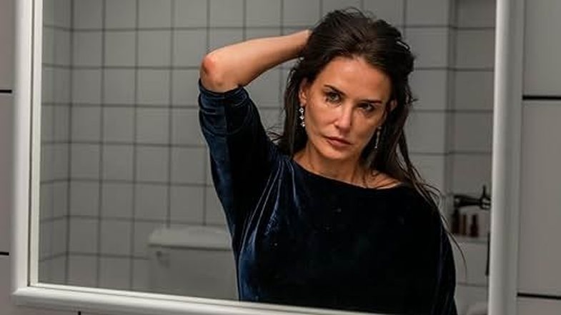 People shpall Demi Moore “Gruan më të bukur në
