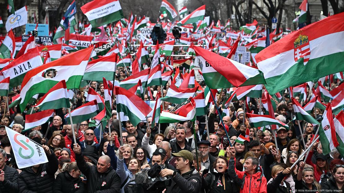 Protestat kundër Orbanit në Hungari