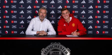 El Manchester United ha hecho oficial este sábado el fichaje de Benjamin Sesko procedente del Leipzig
