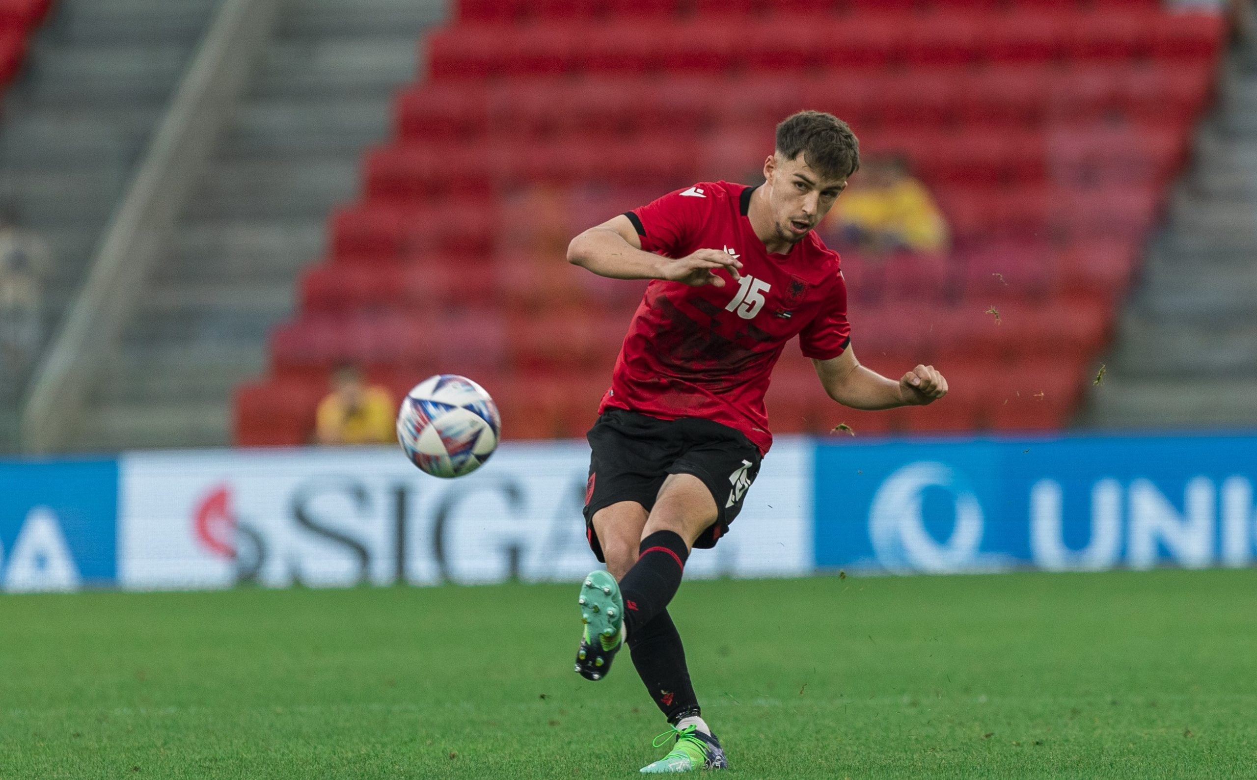 Emocionet e një kampioni bote me klubet! Adrian Bajrami rrëfen arritjen historike me Benfikën - FSHF