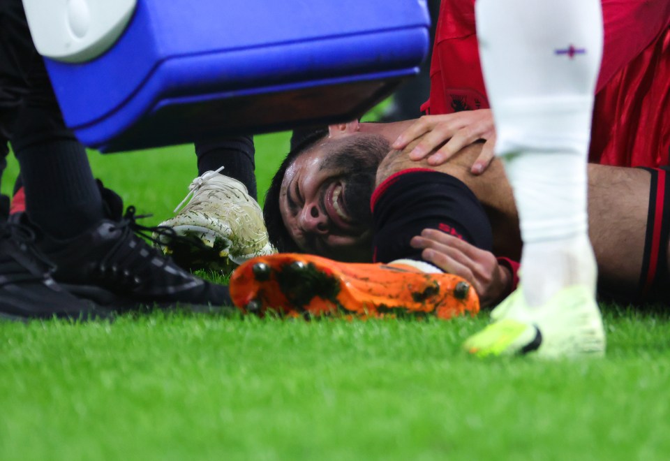 Armando Broja injury fears after Premier League striker stretchered off in  tears during England match | talkSPORT