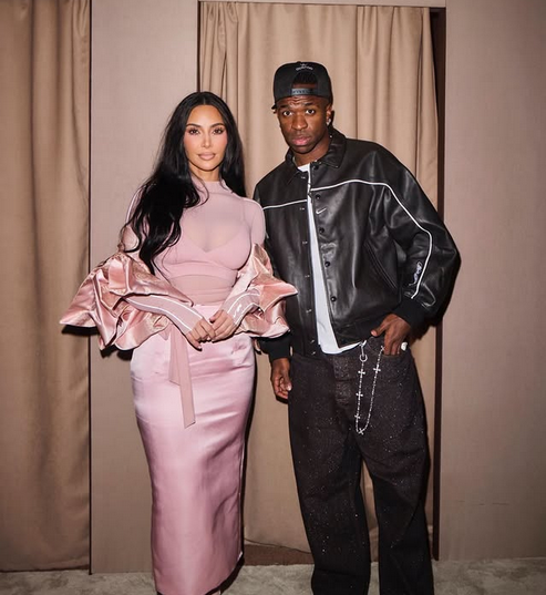 Vinicius celebra sus 59 millones de seguidores en Instagram publicando fotos íntimas: su novia, su casa, sus compañeros, Kim Kardashian...