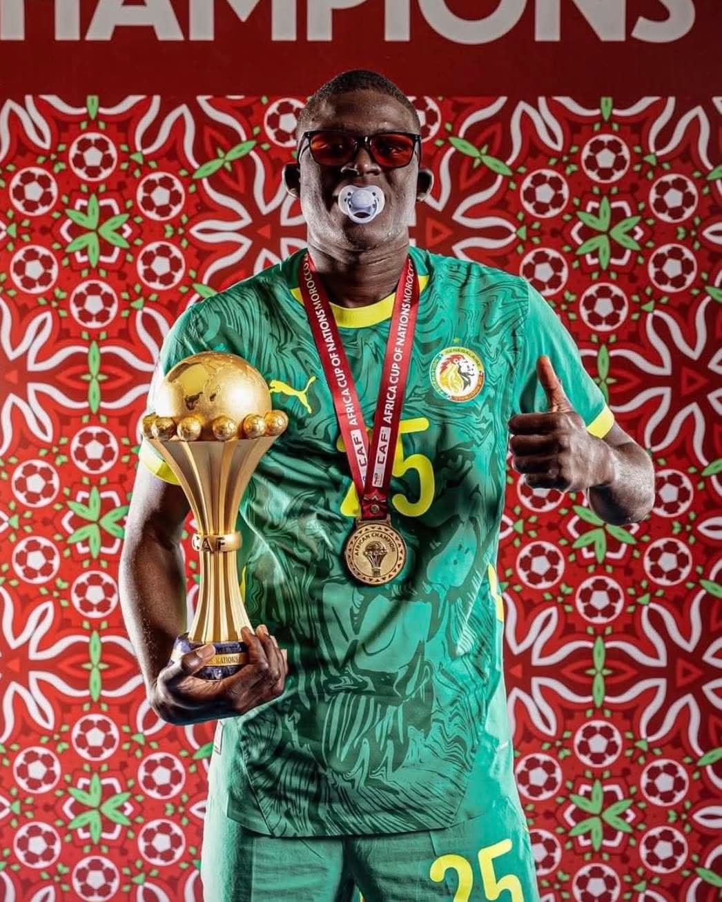 Mund të jetë një imazh i ‎futboll, futboll dhe ‎teksti që thotë "‎LAMPION TOI FNATIONS OF POF FNATIONS CUP CUP AFRICA AFRICACUPOFNATIONSMOROO MOROC AFRICA CAF PCAF ای LANE 25‎"‎‎