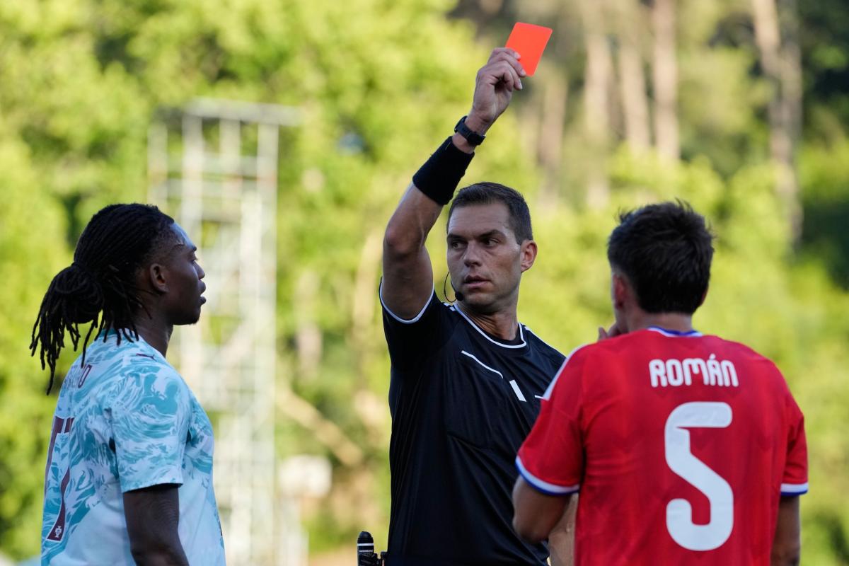 L'ailier du Portugal Rafael Leao et le défenseur du Chili Ivan Roman exclus  après une bagarre