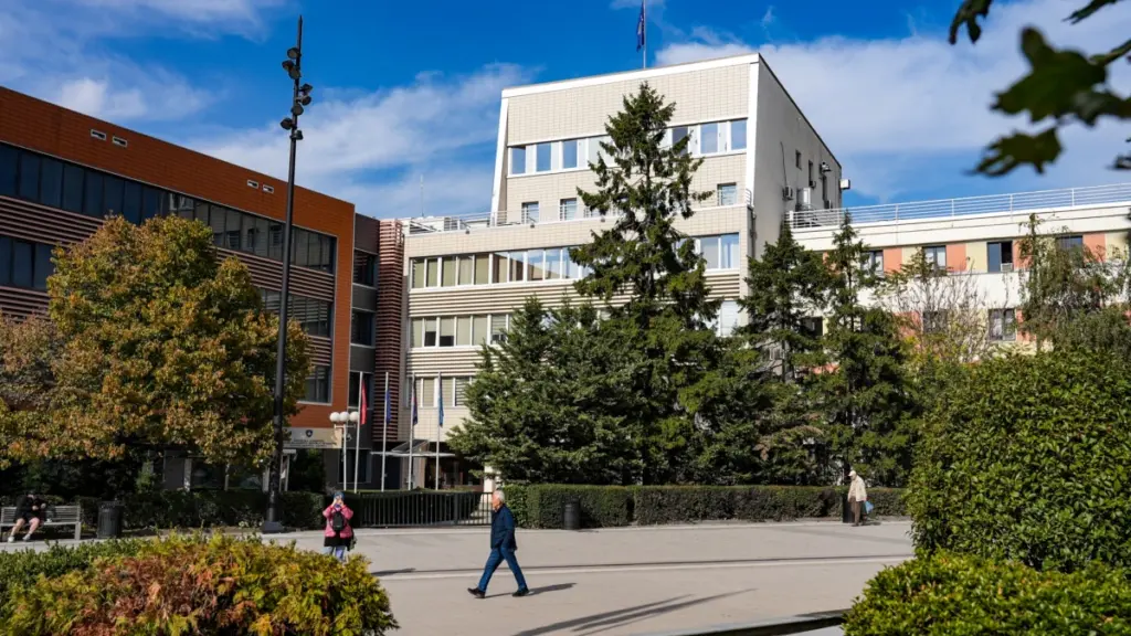 Parlamenti i Kosovës dhe ndërtesa e Presidencës