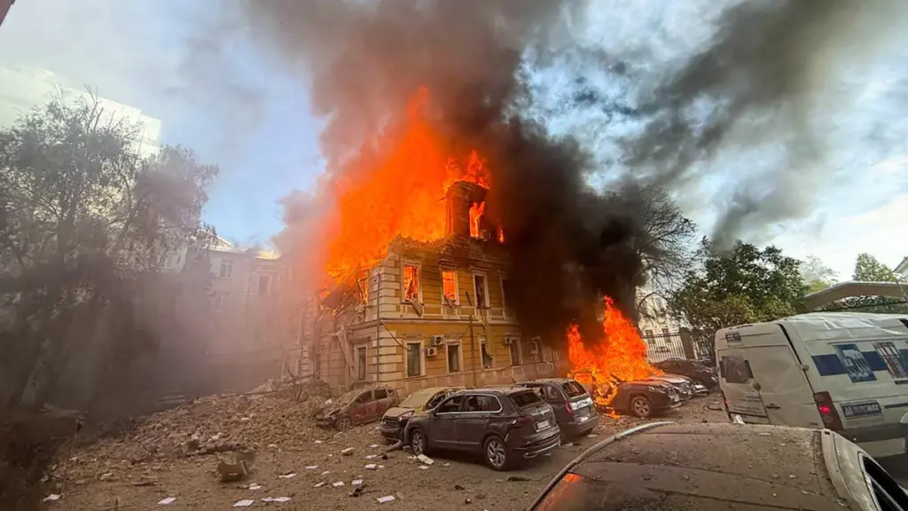 Ndërtesa e Akademisë Kombëtare të Shkencave të Ukrainës, pas një sulmi me dronë nga Rusia në Kiev më 28 shtator.